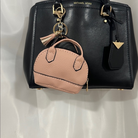 Mini Pink Women's bag charm key holder AirPod holder NWT - Picture 2 of 3